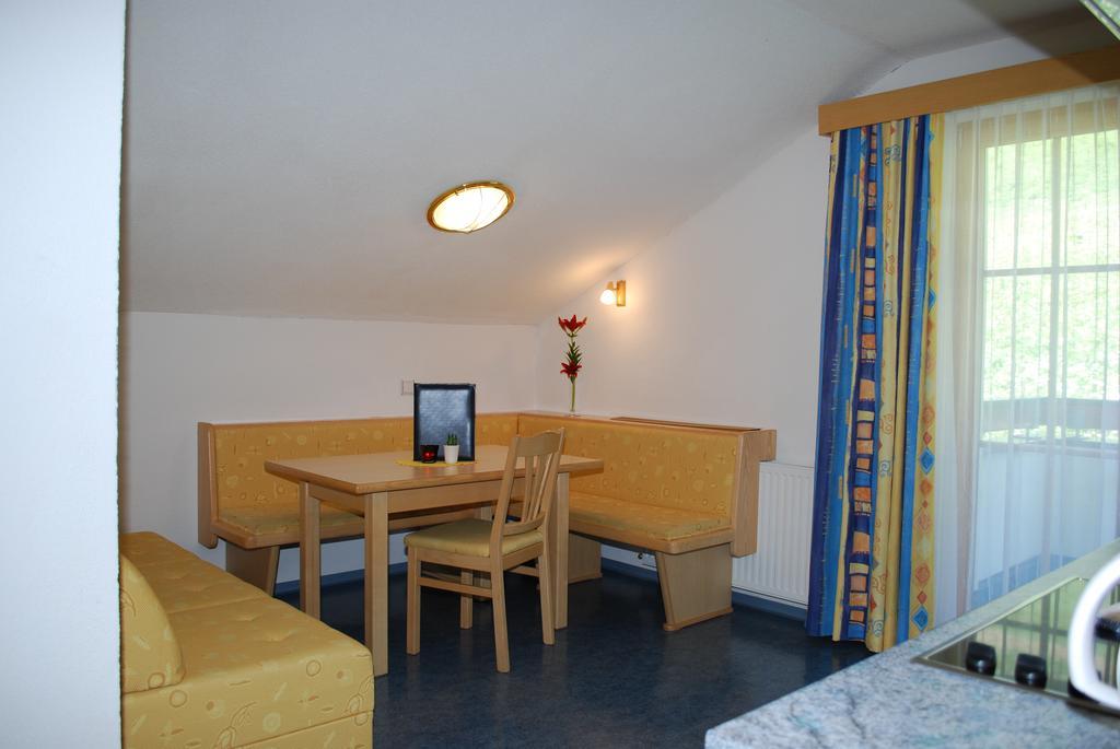 Chasa Monthani Ischgl Pokoj fotografie
